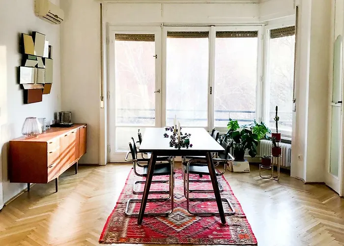 Deluxe Apartment